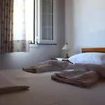 Koula's Place Apartment *