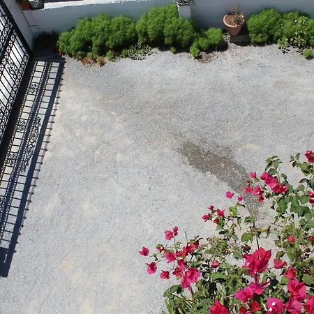 Koula's Place Apartament *